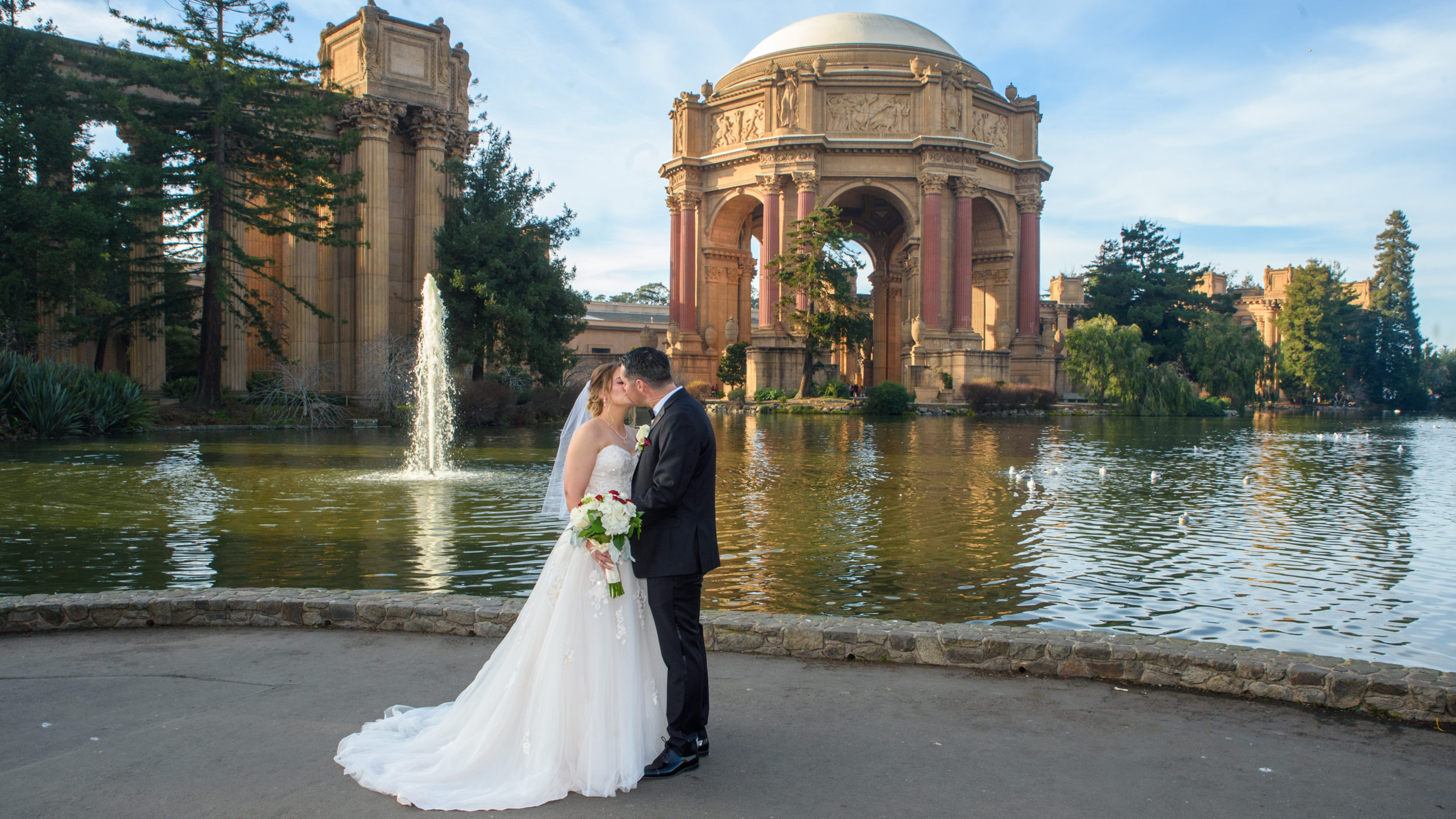 The beautiful Palace of Fine Arts in San Francisco,. A great place for wedding photography