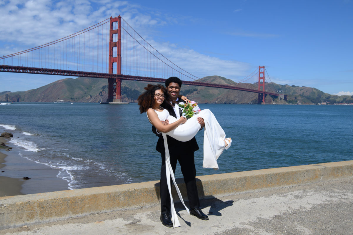 Golden Gate Bridge wedding picture in the Fall