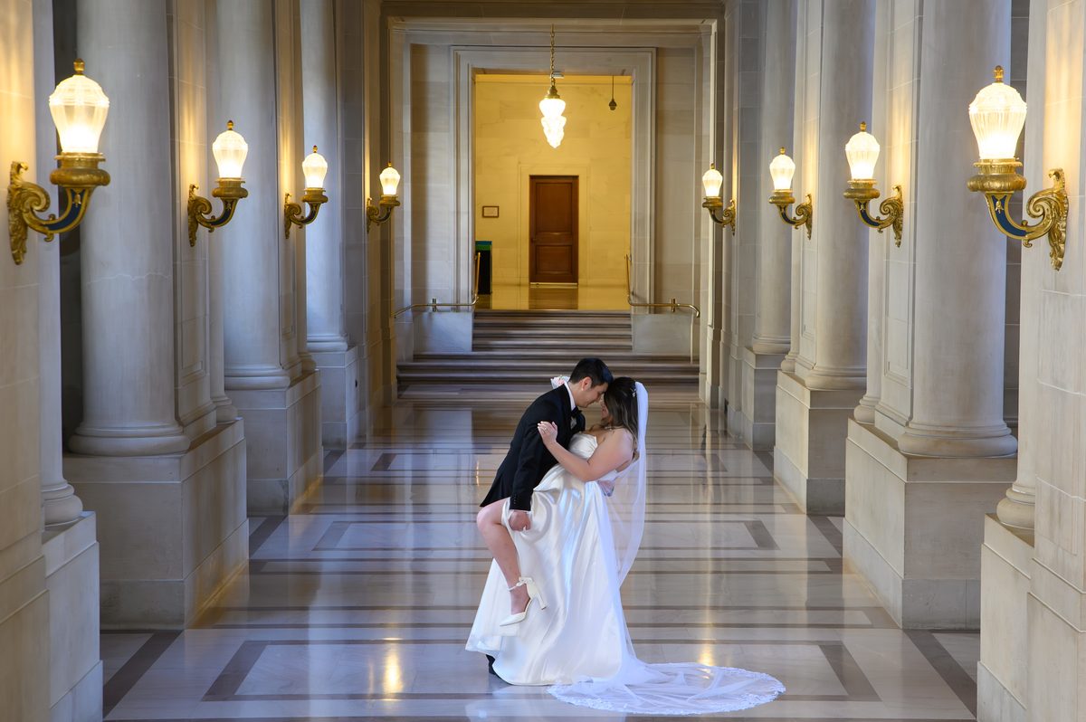 SF City Hall wedding picture